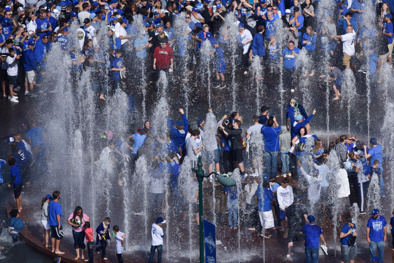 Illustration for article titled Nearly Twice As Many People As Live In Kansas City Attended The Royals' Parade